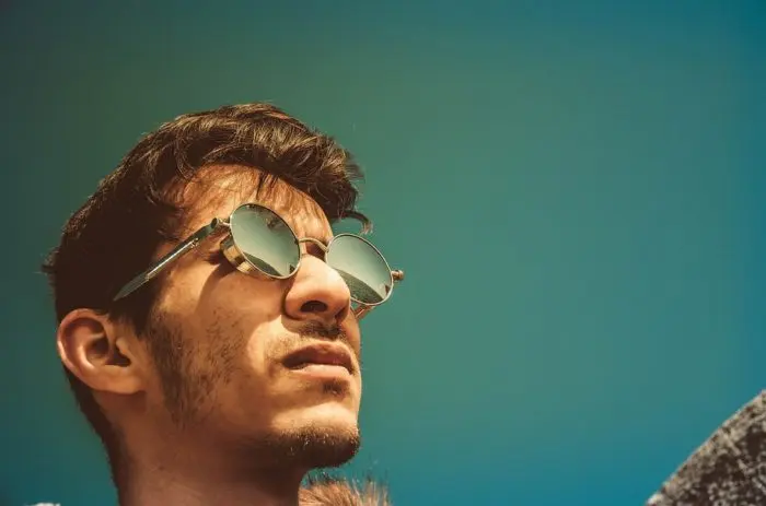 Comment savoir si vos lunettes de soleil sont polarisées