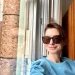 Anne Hathaway avec des lunettes