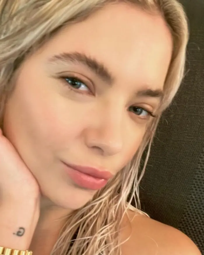 ashley benson with blue eyes