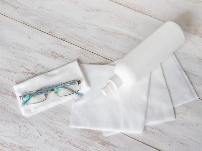 Comment nettoyer ses lunettes sans chiffon en microfibre