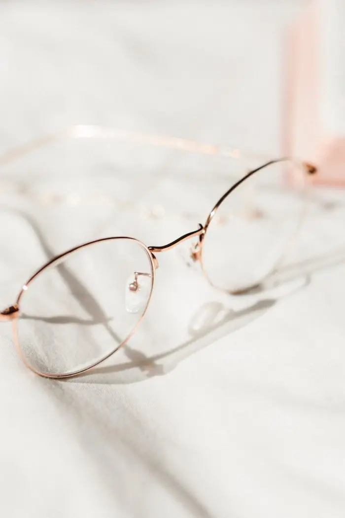 Façons d'empêcher les lunettes de glisser