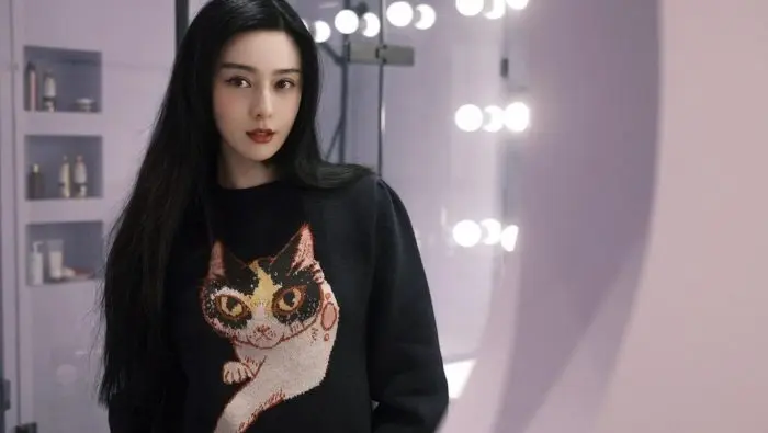 Fan Bingbing avec des sourcils épais
