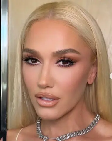 gwen stefani aux beaux yeux en amande