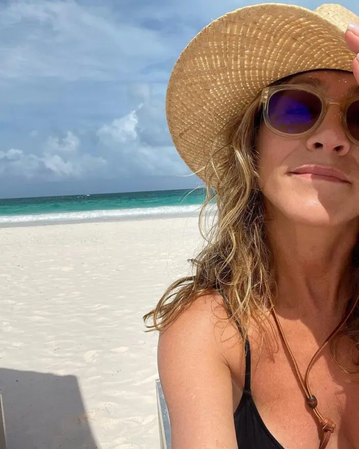 Jennifer Aniston avec des lunettes