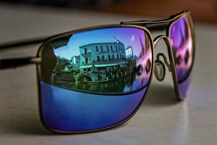 Lunettes de soleil à revêtement miroir