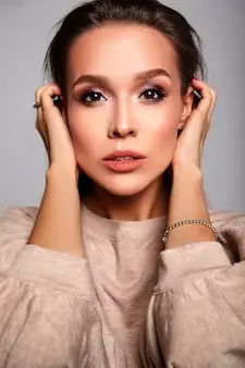Maquillage pour paupières tombantes