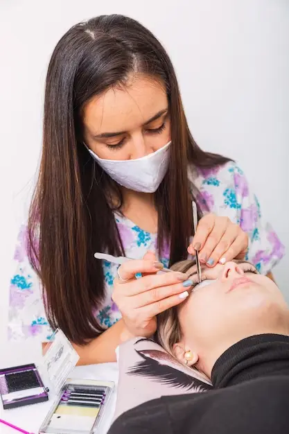 Microblading sur modèles vivants