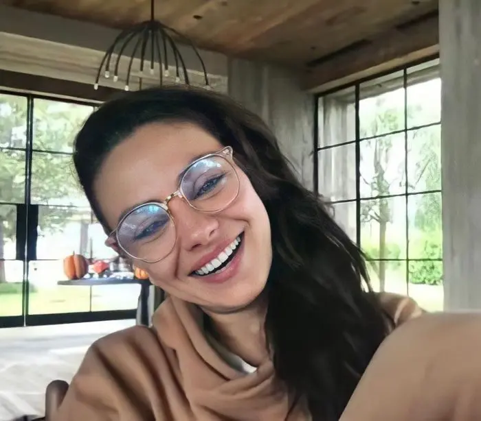 Mila Kunis avec des lunettes magnifiques