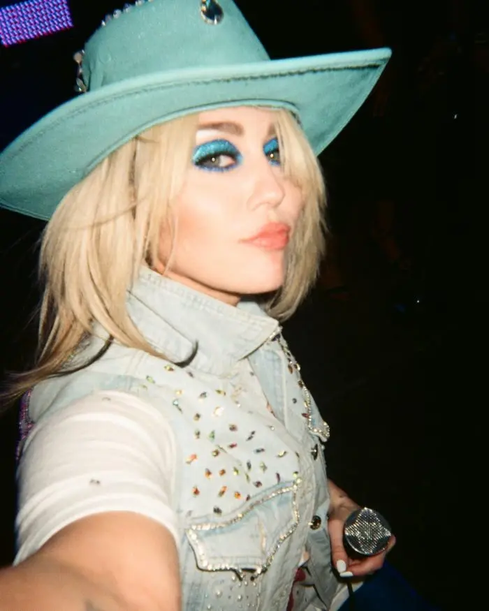 miley cyrus most beautiful eyes