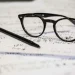 Plaquettes de lunettes laissant des marques