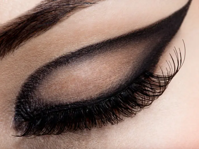 Regard avec cils L Curl
