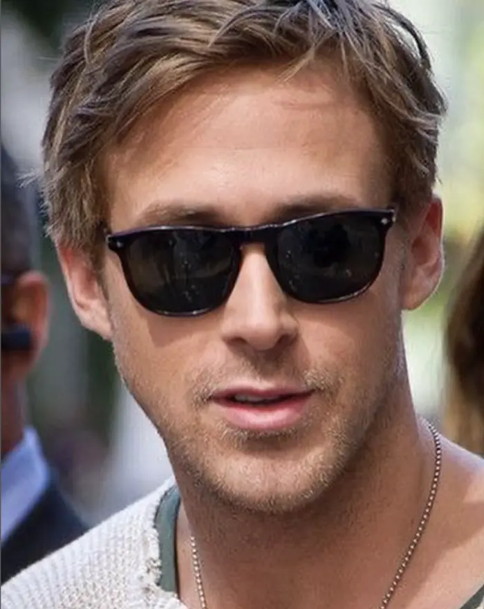 Ryan Gosling avec des lunettes