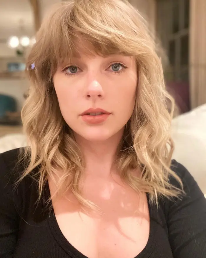 singer with most beautiful eyes