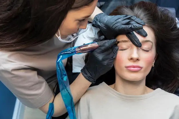 Tatouage des sourcils