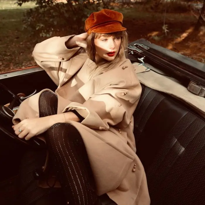 taylor swift has blue eyes