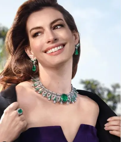 yeux en amande anne hathaway