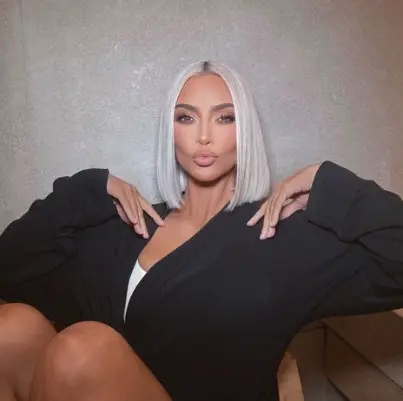 yeux en amande kim kardashian