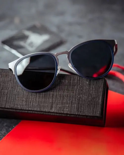 Comparaison Wiley X vs Oakley