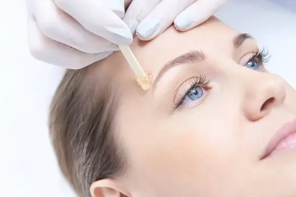 épilation des sourcils