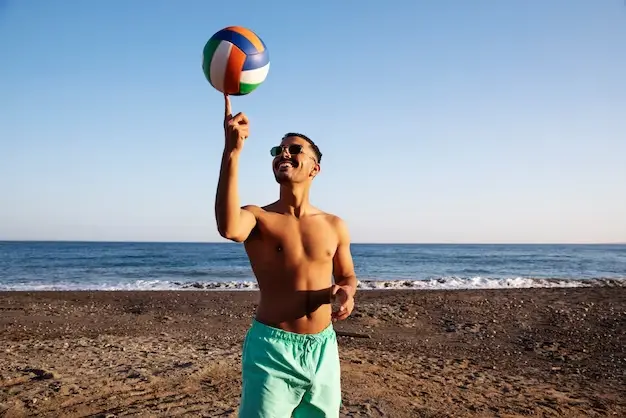 joueurs de beach-volley portant des lunettes de soleil