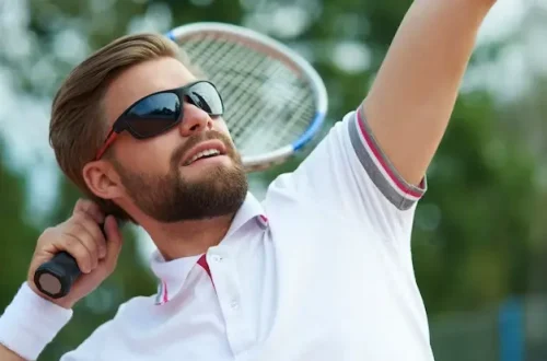 Joueurs de Tennis portant des Lunettes