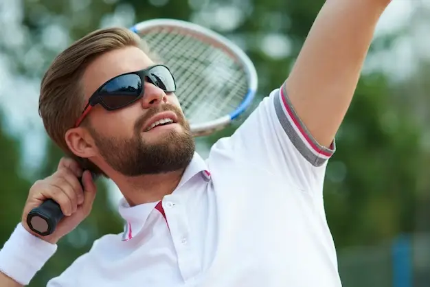 Joueurs de Tennis portant des Lunettes